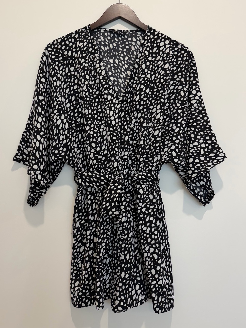 Fashion Brand Black and White Spotted Tie-Front Belted Romper SZ S